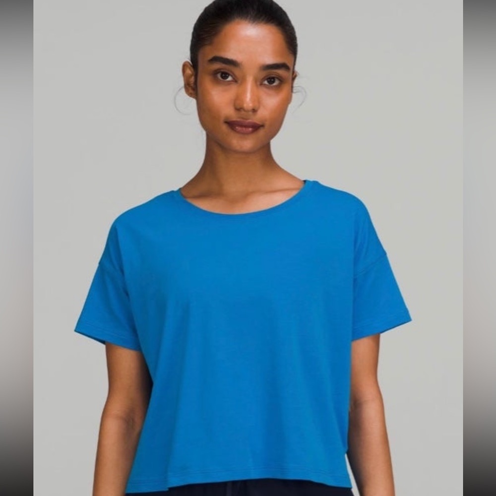 Lululemon poolside cates tee NWT